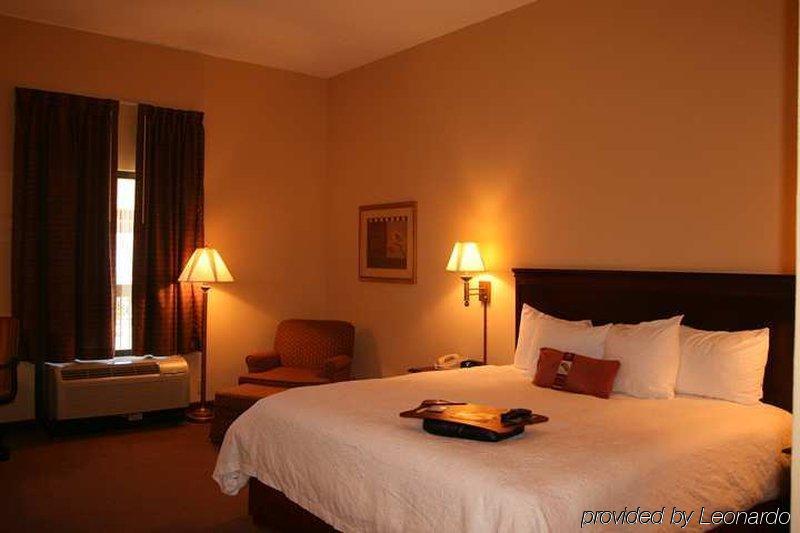 Hampton Inn Troy Bilik gambar